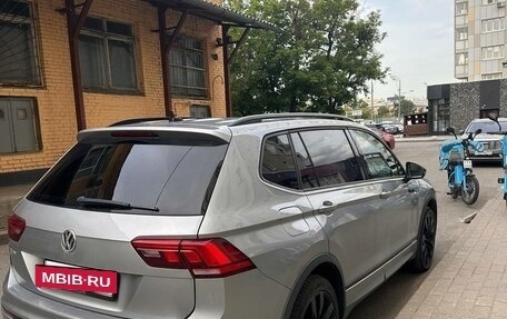 Volkswagen Tiguan II, 2020 год, 2 500 000 рублей, 3 фотография