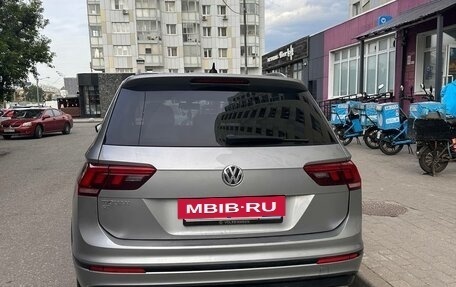 Volkswagen Tiguan II, 2020 год, 2 500 000 рублей, 2 фотография