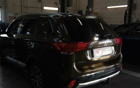 Mitsubishi Outlander III рестайлинг 3, 2018 год, 1 270 000 рублей, 4 фотография