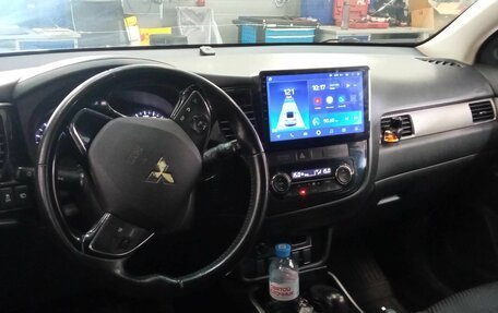 Mitsubishi Outlander III рестайлинг 3, 2018 год, 1 270 000 рублей, 5 фотография