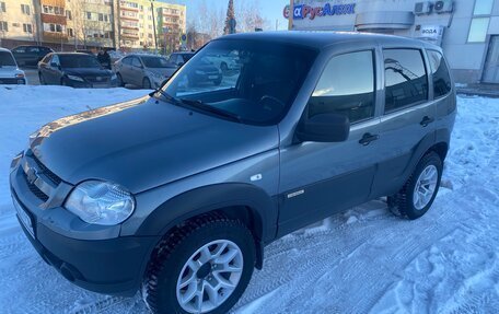 Chevrolet Niva I рестайлинг, 2017 год, 550 000 рублей, 1 фотография