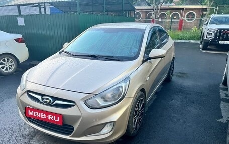 Hyundai Solaris II рестайлинг, 2011 год, 667 000 рублей, 1 фотография