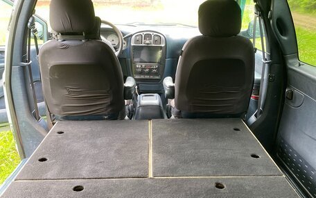 Chrysler Town & Country IV, 2001 год, 620 000 рублей, 16 фотография
