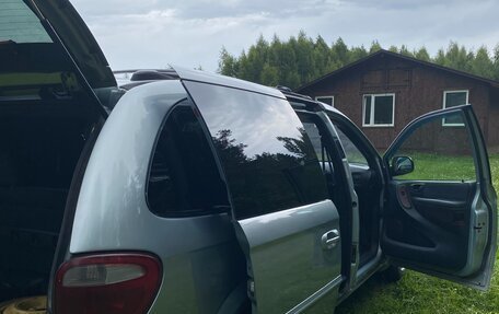 Chrysler Town & Country IV, 2001 год, 620 000 рублей, 13 фотография
