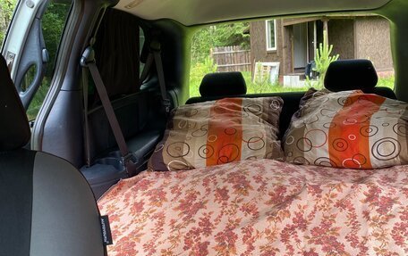 Chrysler Town & Country IV, 2001 год, 620 000 рублей, 18 фотография