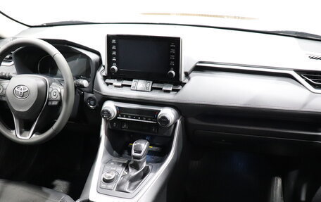 Toyota RAV4, 2020 год, 3 350 000 рублей, 15 фотография