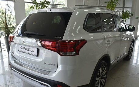 Mitsubishi Outlander III рестайлинг 3, 2019 год, 2 049 000 рублей, 4 фотография