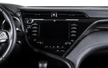 Toyota Camry, 2018 год, 2 100 000 рублей, 13 фотография