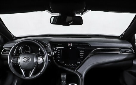 Toyota Camry, 2018 год, 2 100 000 рублей, 12 фотография