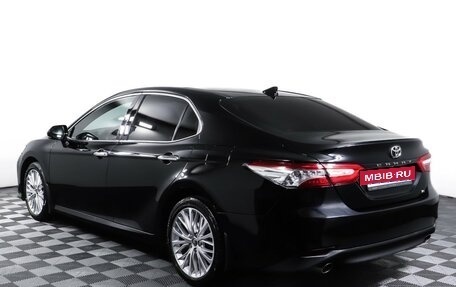 Toyota Camry, 2018 год, 2 100 000 рублей, 7 фотография