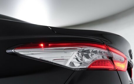 Toyota Camry, 2018 год, 2 100 000 рублей, 21 фотография