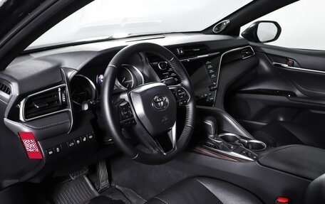 Toyota Camry, 2018 год, 2 100 000 рублей, 15 фотография