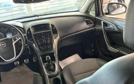 Opel Astra J, 2011 год, 585 000 рублей, 13 фотография