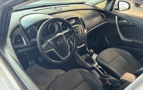 Opel Astra J, 2011 год, 585 000 рублей, 10 фотография