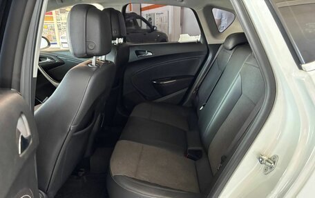 Opel Astra J, 2011 год, 585 000 рублей, 15 фотография