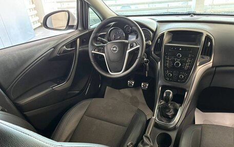 Opel Astra J, 2011 год, 585 000 рублей, 12 фотография
