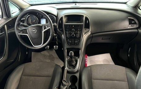 Opel Astra J, 2011 год, 585 000 рублей, 11 фотография