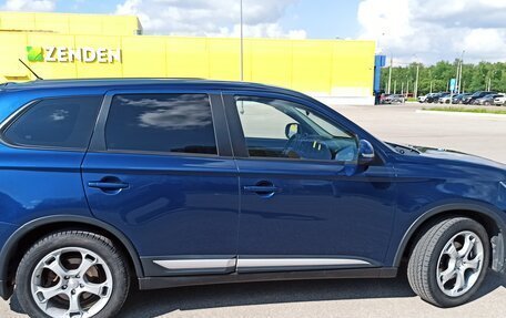 Mitsubishi Outlander III рестайлинг 3, 2015 год, 1 750 000 рублей, 6 фотография