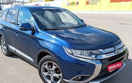 Mitsubishi Outlander III рестайлинг 3, 2015 год, 1 750 000 рублей, 2 фотография