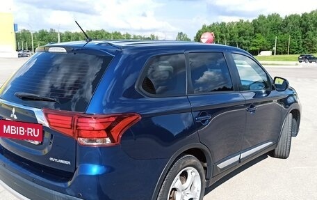 Mitsubishi Outlander III рестайлинг 3, 2015 год, 1 750 000 рублей, 4 фотография