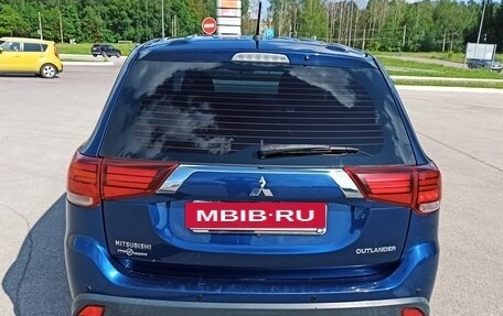 Mitsubishi Outlander III рестайлинг 3, 2015 год, 1 750 000 рублей, 8 фотография