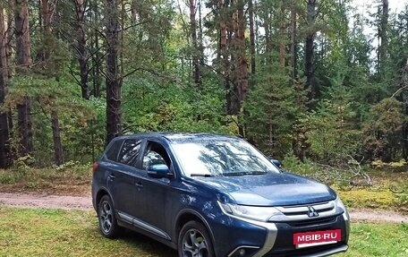 Mitsubishi Outlander III рестайлинг 3, 2015 год, 1 750 000 рублей, 23 фотография