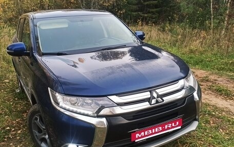 Mitsubishi Outlander III рестайлинг 3, 2015 год, 1 750 000 рублей, 24 фотография