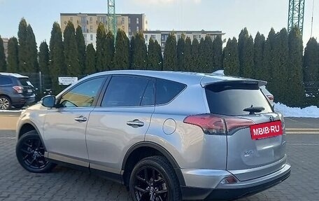 Toyota RAV4, 2018 год, 1 800 000 рублей, 5 фотография