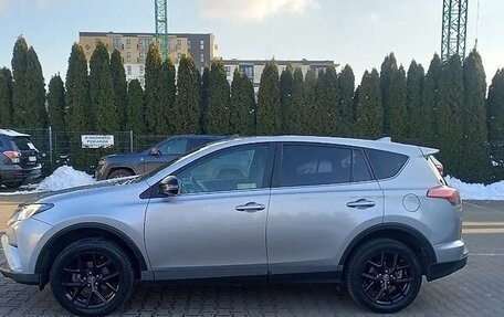 Toyota RAV4, 2018 год, 1 800 000 рублей, 6 фотография