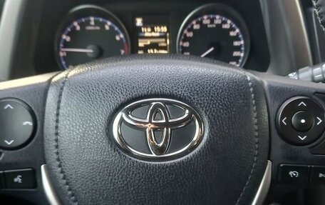 Toyota RAV4, 2018 год, 1 800 000 рублей, 9 фотография