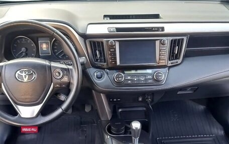 Toyota RAV4, 2018 год, 1 800 000 рублей, 8 фотография