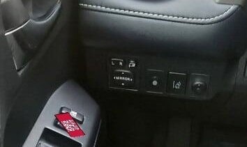 Toyota RAV4, 2018 год, 1 800 000 рублей, 13 фотография