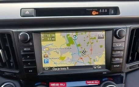 Toyota RAV4, 2018 год, 1 800 000 рублей, 11 фотография