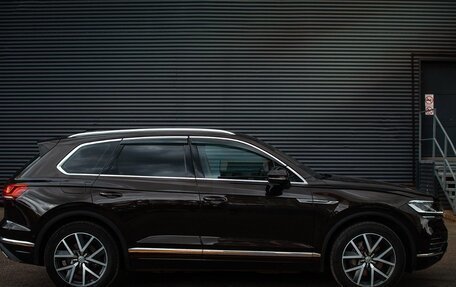 Volkswagen Touareg III, 2019 год, 5 500 000 рублей, 5 фотография