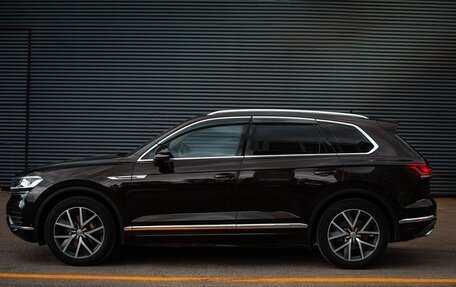Volkswagen Touareg III, 2019 год, 5 500 000 рублей, 4 фотография