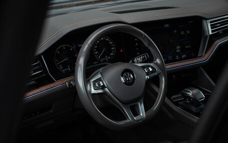 Volkswagen Touareg III, 2019 год, 5 500 000 рублей, 15 фотография