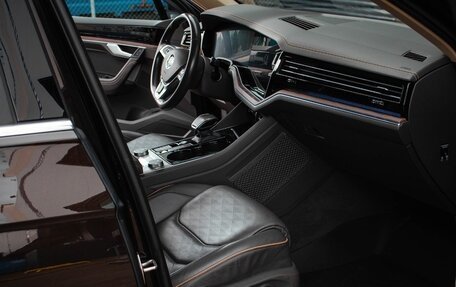 Volkswagen Touareg III, 2019 год, 5 500 000 рублей, 9 фотография