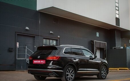 Volkswagen Touareg III, 2019 год, 5 500 000 рублей, 3 фотография