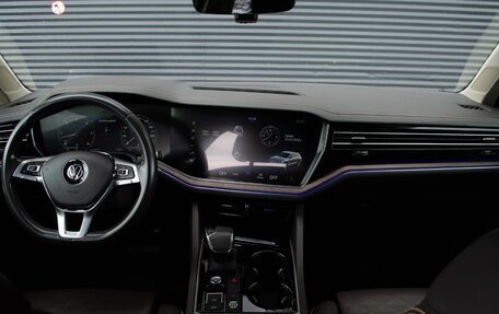 Volkswagen Touareg III, 2019 год, 5 500 000 рублей, 19 фотография