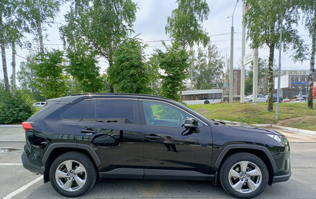 Toyota RAV4, 2020 год, 2 890 000 рублей, 5 фотография