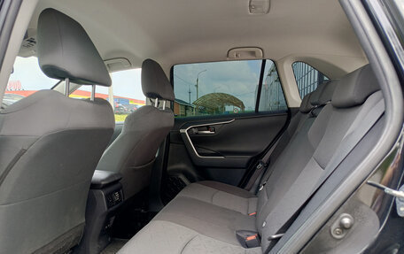 Toyota RAV4, 2020 год, 2 890 000 рублей, 15 фотография