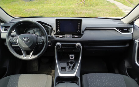 Toyota RAV4, 2020 год, 2 890 000 рублей, 17 фотография