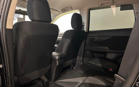 Mitsubishi Outlander III рестайлинг 3, 2013 год, 1 199 000 рублей, 13 фотография