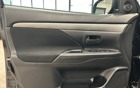 Mitsubishi Outlander III рестайлинг 3, 2013 год, 1 199 000 рублей, 16 фотография