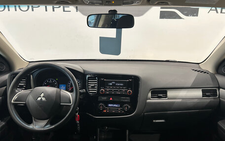 Mitsubishi Outlander III рестайлинг 3, 2013 год, 1 199 000 рублей, 17 фотография