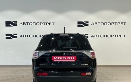Mitsubishi Outlander III рестайлинг 3, 2013 год, 1 199 000 рублей, 6 фотография