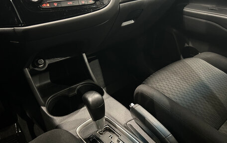 Mitsubishi Outlander III рестайлинг 3, 2013 год, 1 199 000 рублей, 19 фотография
