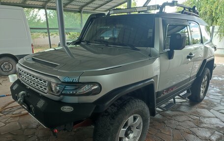 Toyota FJ Cruiser, 2006 год, 3 200 000 рублей, 2 фотография