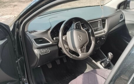 Hyundai Solaris II рестайлинг, 2018 год, 1 100 000 рублей, 6 фотография