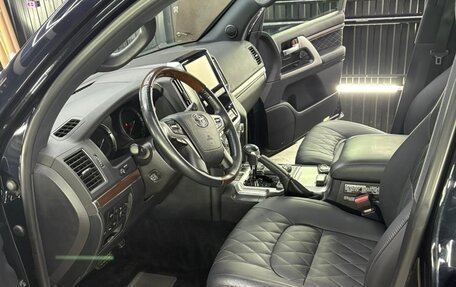 Toyota Land Cruiser 200, 2016 год, 7 450 000 рублей, 2 фотография